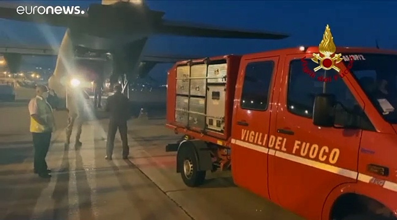 Secouristes, médecins et aide humanitaire arrivent au Liban