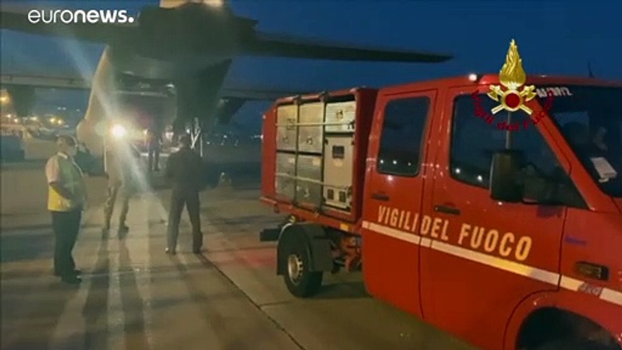 Secouristes, médecins et aide humanitaire arrivent au Liban