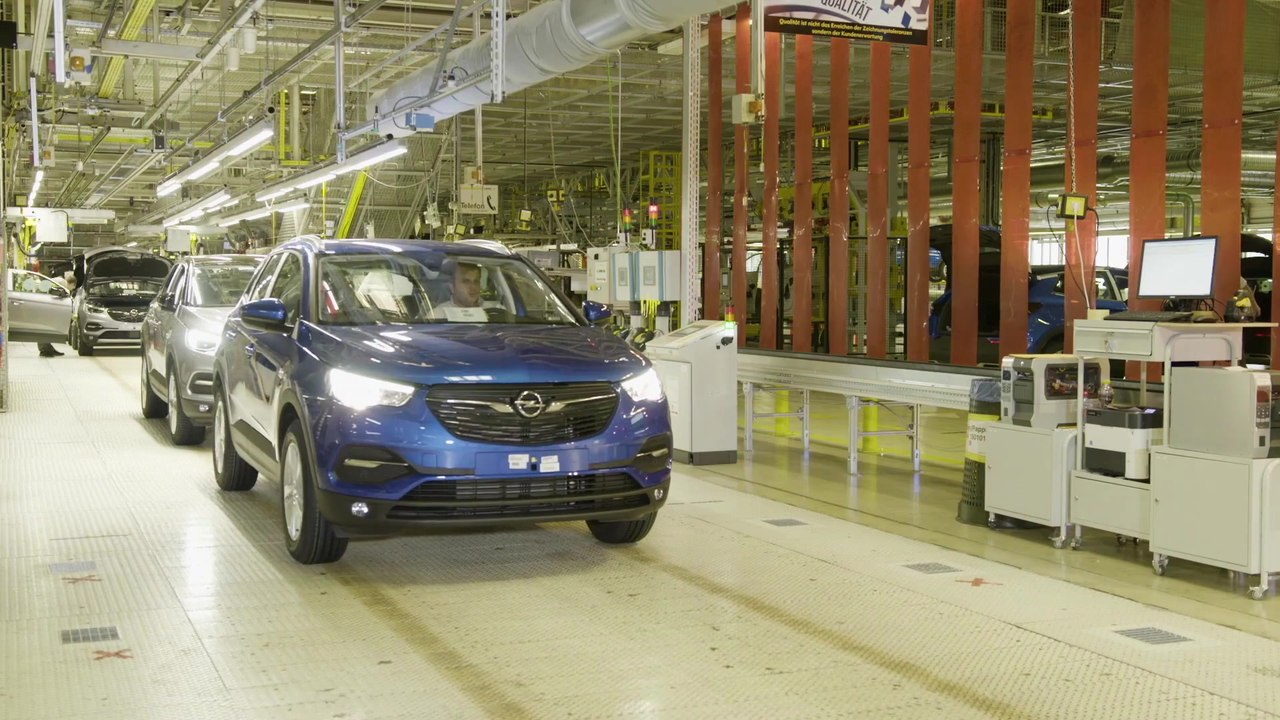 Made in Eisenach - Erster Opel Grandland X Plug-in-Hybrid mit Frontantrieb fährt vom Band