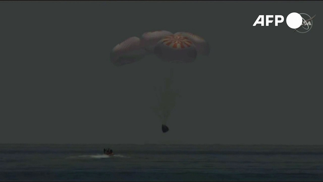 Spacex-kapsel mit zwei astronauten landet sicher im meer
