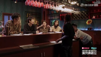 #DiễnViênMờiVàoChỗ #NgoàiLề 《Trà Đá Trường Đảo》Kiều Sam nắm tay chỉ việc, dạy Triết Hạn "cua gái"  [2zhaoweiVietSub]