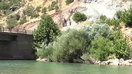 Kaybolan 4 yaşındaki Miraç'ın bulunması için çalışmalar Dicle Nehri kenarında sürüyor - DİYARBAKIR
