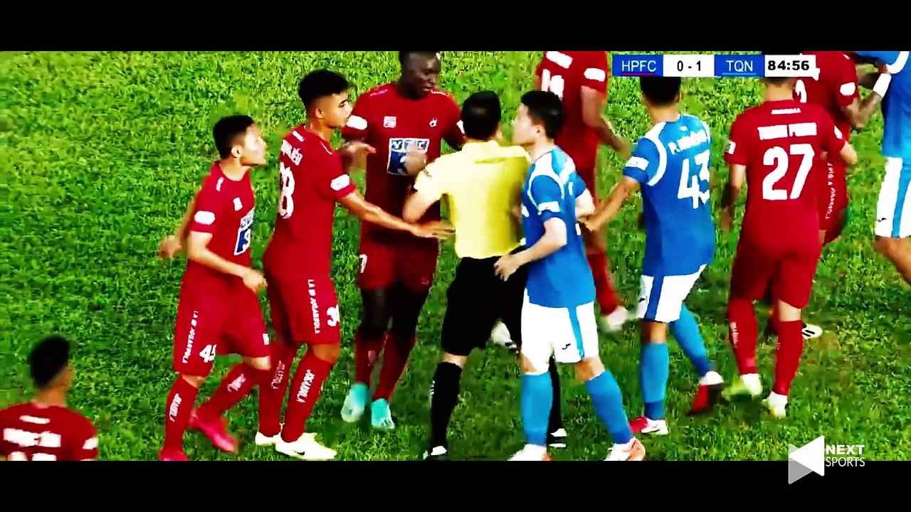 Công Phượng, Quang Hải... và những khoảnh khắc mất kiểm soát trên sân - V.League 2020 - NEXT SPORTS