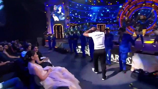 Sushant singh live in lux golden rose awards|| Sushant singh songs || ban meri rani tujhe mahal dila dunga || Ankhon Mein Teri Ajab Si || Ik Vaari Aa bhi ja yara || Main Tera Boyfriend Song