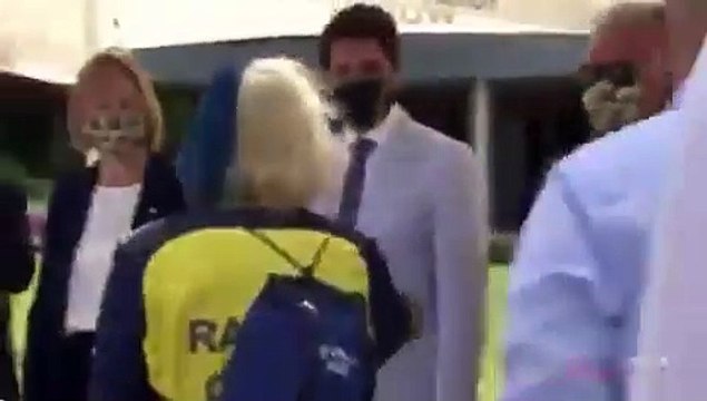 Rambo Okan, Ali Koç'un yanağından makas aldı!