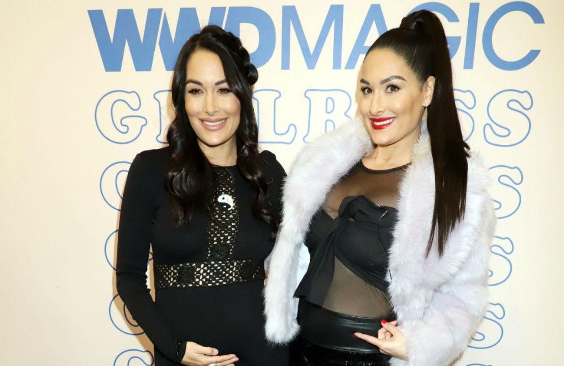 Brie und Nikki Bella: Ihre Babys kamen im Doppelpack