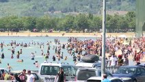 Vatandaşlar, sahil kenarlarını tercih etti - İSTANBUL