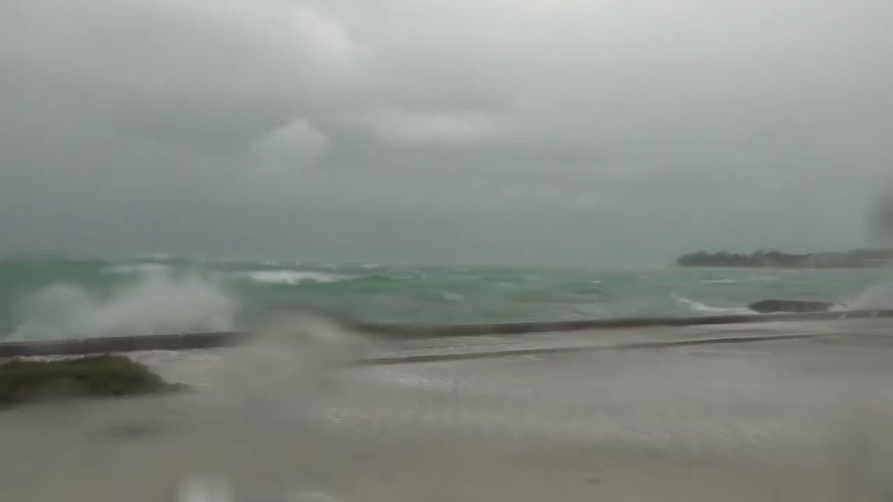 FURACÃO ISAÍAS, PASSA POR PORTO RICO, BAHAMAS E SE APROXIMA DA FLÓRIDA NOTÍCIAS MUNDO #02