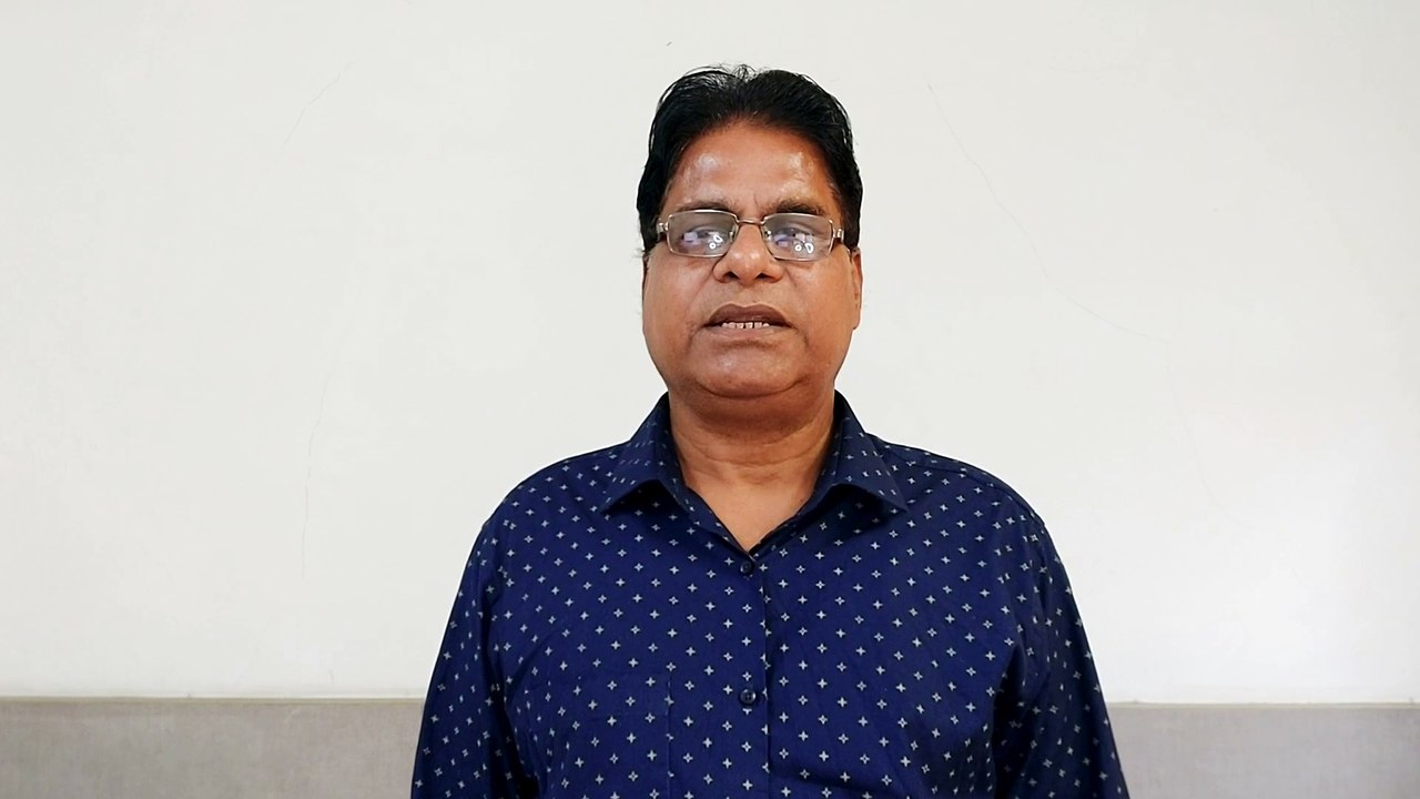 परमेश्वर का वचन सुनें और बहुत आशीष पायें।  आप भी सुनें और अपने परिवार को और दोस्तों को भी शेयर करें।  सब मिल कर आशीष को ग्रहण करें।  परमेश्वर आपको सबको  बहुत आशीष दे