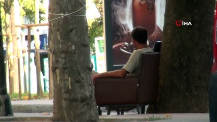 Taksim’de değnekçilik yapan bir şahıs yakalandı