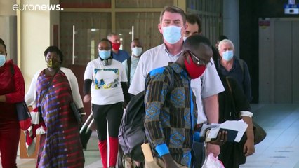 Sorban nyitnak az afrikai repterek