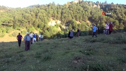 Köy yolunda kontrolden çıkan traktör şarampole devrildi: 1 ölü, 1 yaralı