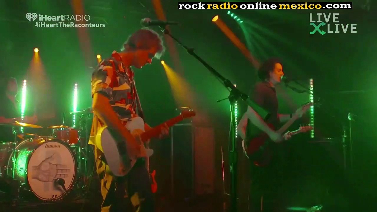 The Raconteurs - Salute Your Solution (Live)