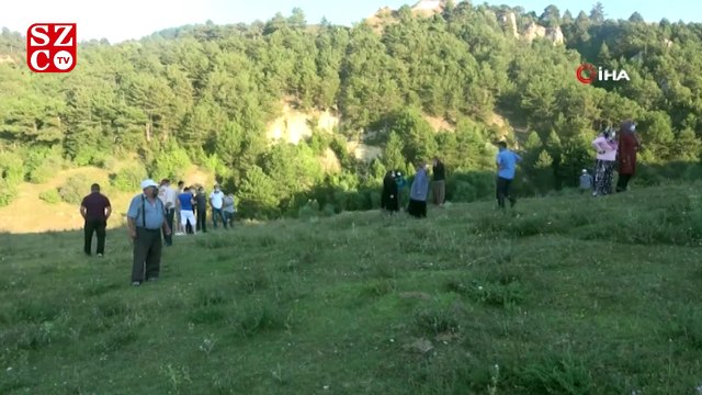 Köy yolunda kontrolden çıkan traktör şarampole devrildi: 1 ölü, 1 yaralı