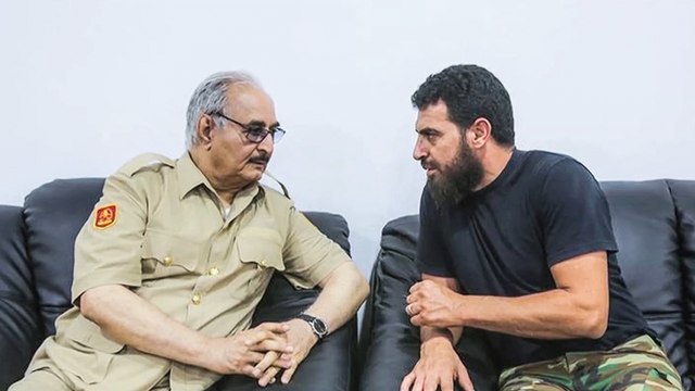 حفتر يعترف بوجود سلفيين في قواته ويشيد بهم.. رسائل لمن؟
