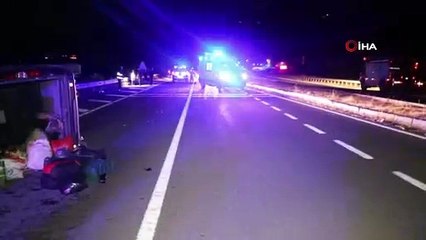 Otomobile çarpan hafif ticari araç takla attı: 3 yaralı