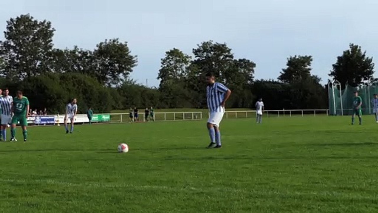 Das 2:1 für Merkur Hattorf im Test beim FC Lindau per Elfmeter durch Mehmet Akgök.