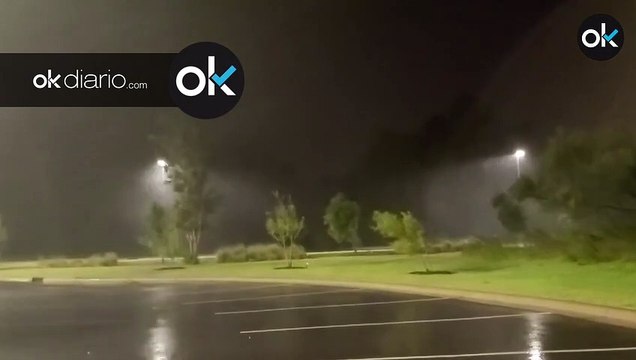 El huracán Isaías llega a la costa este de EEUU con vientos de 140 kilómetros por hora