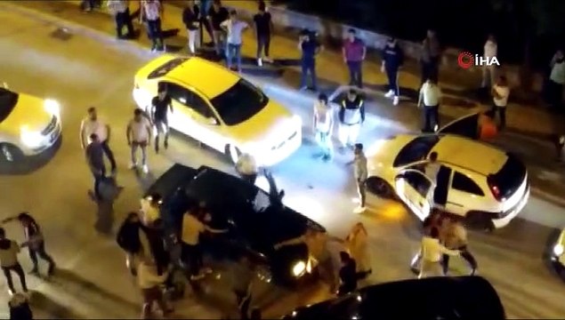 Çorum'da yol verme kavgası; yumruklar, tekmeler havada uçuştu!