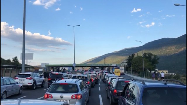 Turizëm patriotik: Rreth 1 mln pushues nga Kosova drejt bregdetit shqiptar gjatë muajit korrik