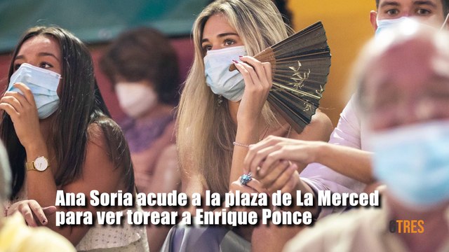 Ana Soria acompaña a Enrique Ponce en la plaza de toros de Huelva
