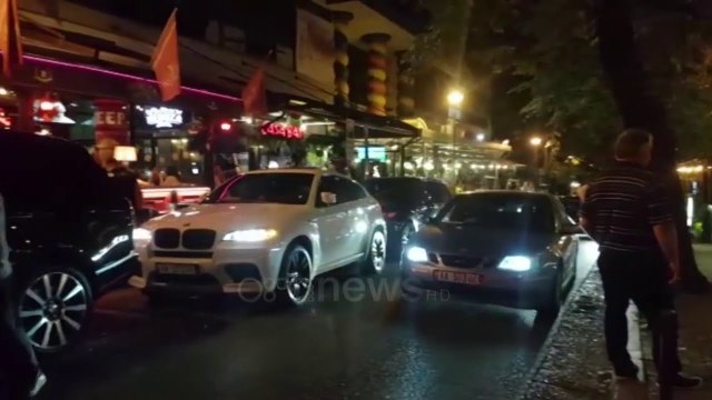 Ora News - Tirana gumëzhin nga muhabeti, policia në aksion për ndalimin e muzikës