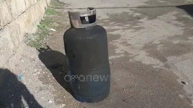 Ora News - Korçë, shpërthen bombola e gazit në një apartament
