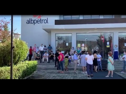 Ora News - Punonjësit padi Albpetrol, kërkojnë pagën 100 % dhe kompensimin për dy muaj