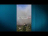 Report TV -Zjarri përfshin Durrësin dhe Elbasanin, në fshatin Mirakë po përparon drejt banesave
