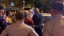Tiranë, kundërshtojnë vendosjen e koshave të mbeturinave, banorët përplasen me policinë bashkiake