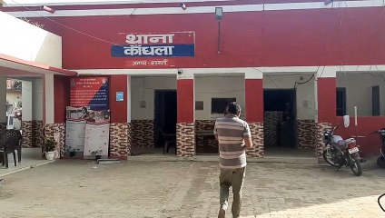 घर के बाहर से हजारों रुपए का कटरा चोरी करने का आरोप