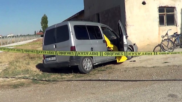 Hafif ticari araç duvara çarptı: 1 ölü, 2 yaralı - KONYA