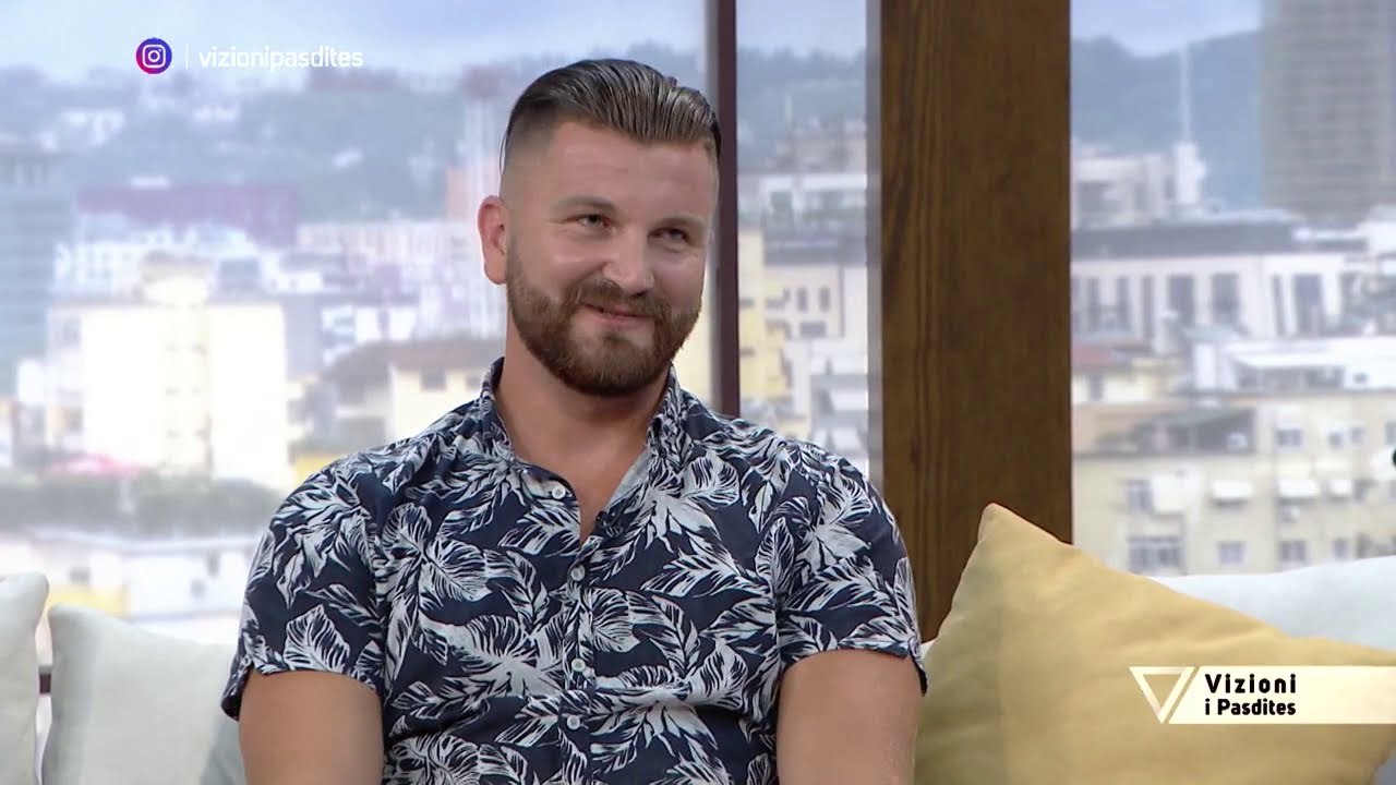 Vizioni i pasdites - Parodistët e rinjë të Vlorës : Nuk duam të zëvendësojmë parodistët e vjetër