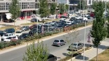 Pushuesit kosovarë dhe vendas dynden drejt bregdetit të Vlorës, muaji gusht nis me trafik të rënduar