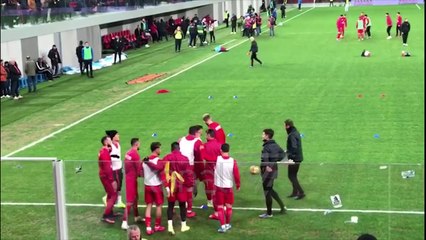 Скачать видео: FSHF KERKON TIFOZET NE STADIUM PER FINALEN E KUPES - News, Lajme - Kanali 7