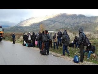 Report TV -Në verë po rritet fluksi i emigrantëve ilegalë! Banorët: Kërkojnë të ikin në Tiranë