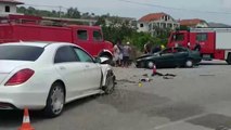 Ora News - Elbasan, përplasen makinat, 1 i vdekur 2 të plagosur. Njëra makinë nga Maqedonia e Veriut