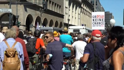 Top News - Protestë në Berlin/ Kundër masave për koronavirusin