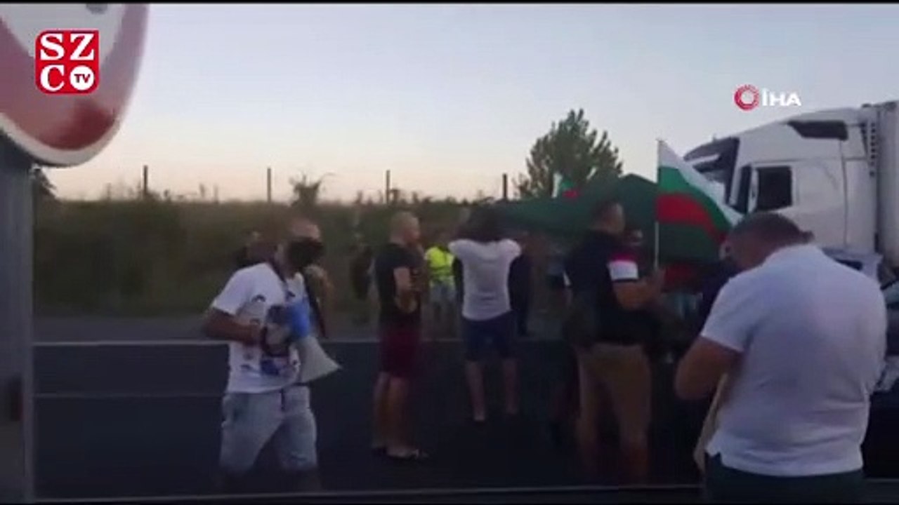 Bulgaristan'da protestocular Türkiye sınırına yakın yolu trafiğe kapattı