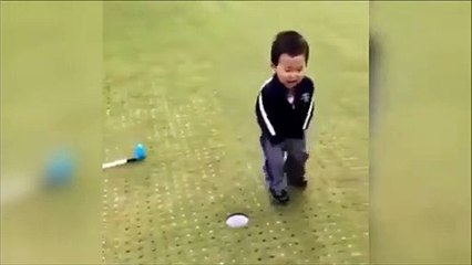 Gamin horrible, il déteste perdre