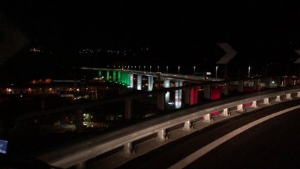 Pasando por El Nuevo Puente de Genova - Italia