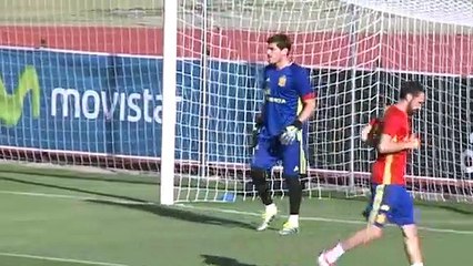 El arquero español Iker Casillas oficializa su retirada