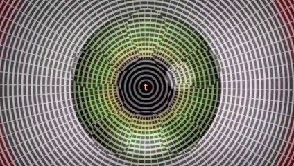 Fixez le centre de l'image, ce qui se passe ensuite est assez déroutant