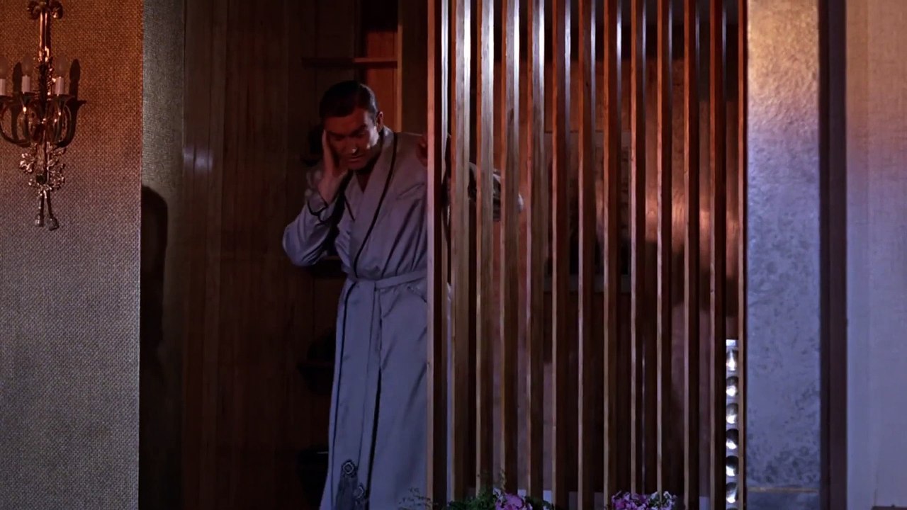 James Bond GOLDFINGER movie clip - 007 discovers Jill Masterson