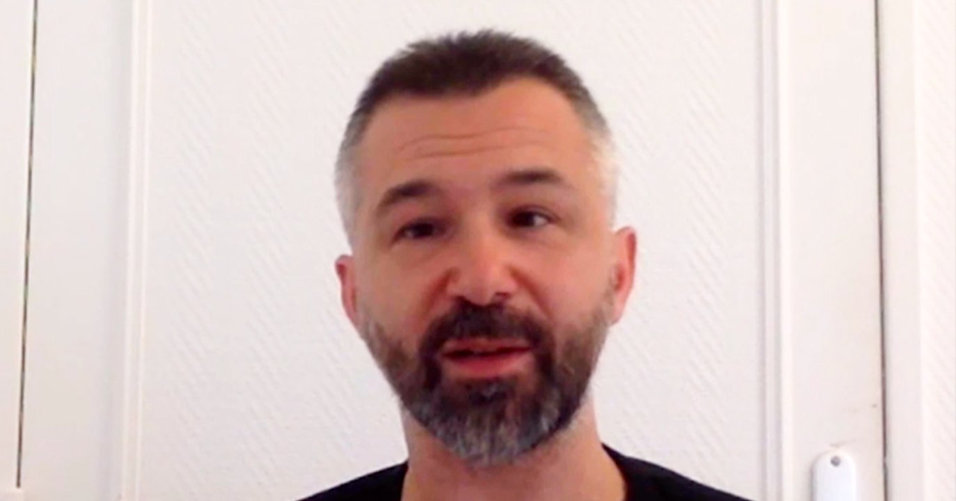 Traitement, sérophobie : comment je vis avec le VIH | Le Speech de Fred