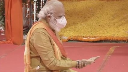 Modi pone la primera piedra de polémico templo hindú sobre antigua mezquita