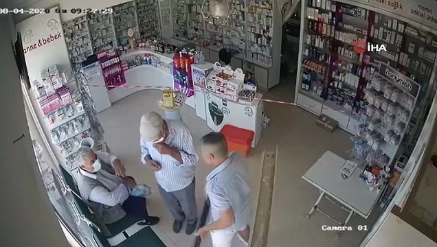 Eczanede personel ve müşterilere dehşeti yaşatan saldırgan tutuklandı- Çalışanlar masanın altına girip korunmaya çalıştı- Daha önce taşla saldırdığı eczaneye pompalı tüfekle girip rast gele ateş etti