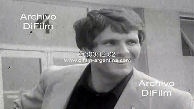 Giuliano Gemma arrives at Ezeiza International Airport 1969