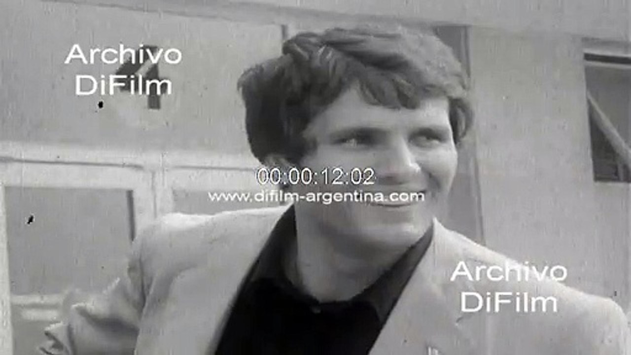 Giuliano Gemma arrives at Ezeiza International Airport 1969