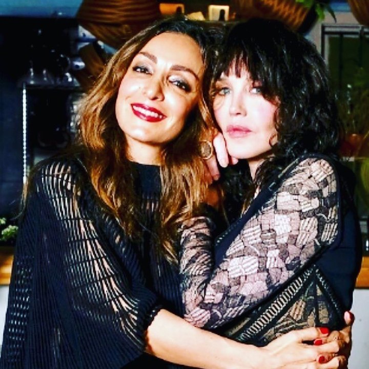 Isabelle Adjani  pleure la perte  d'une amie, mais  qui est-elle ?